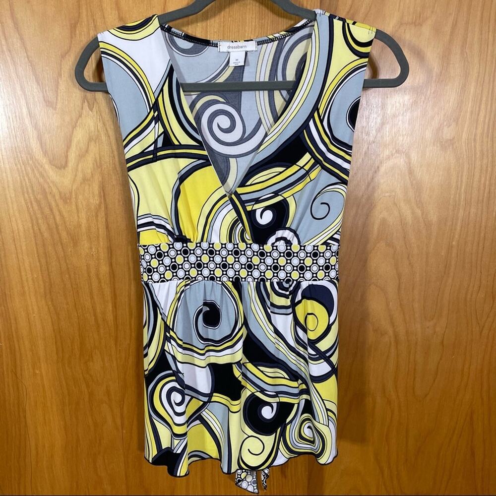 Dress Barn, Sleeveless Blouse, Size Medium. Excellent condition!
